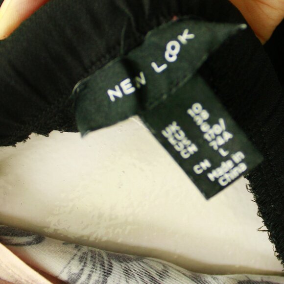 Chic 1980s Vintage Pleated Midi Skirt - Picture 4 of 5